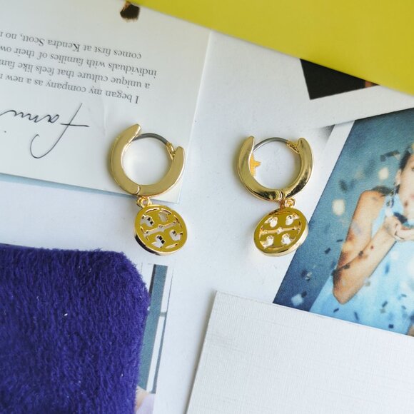 New Tory Burch Miller Huggie Hoop Earring in Gold - Picture 2 of 4